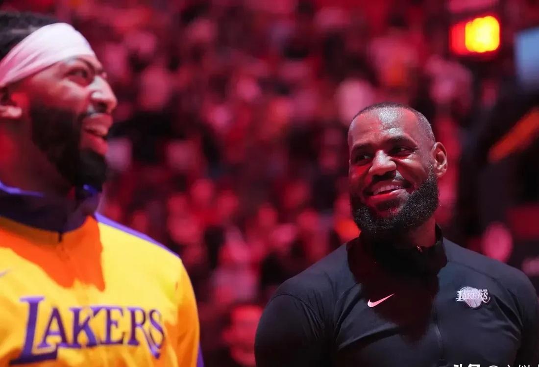 九游中国站哈兰德巅峰对决,浓眉哥与80激战老鹰分钟,战术调整胜负难料!(前锋哈兰德)