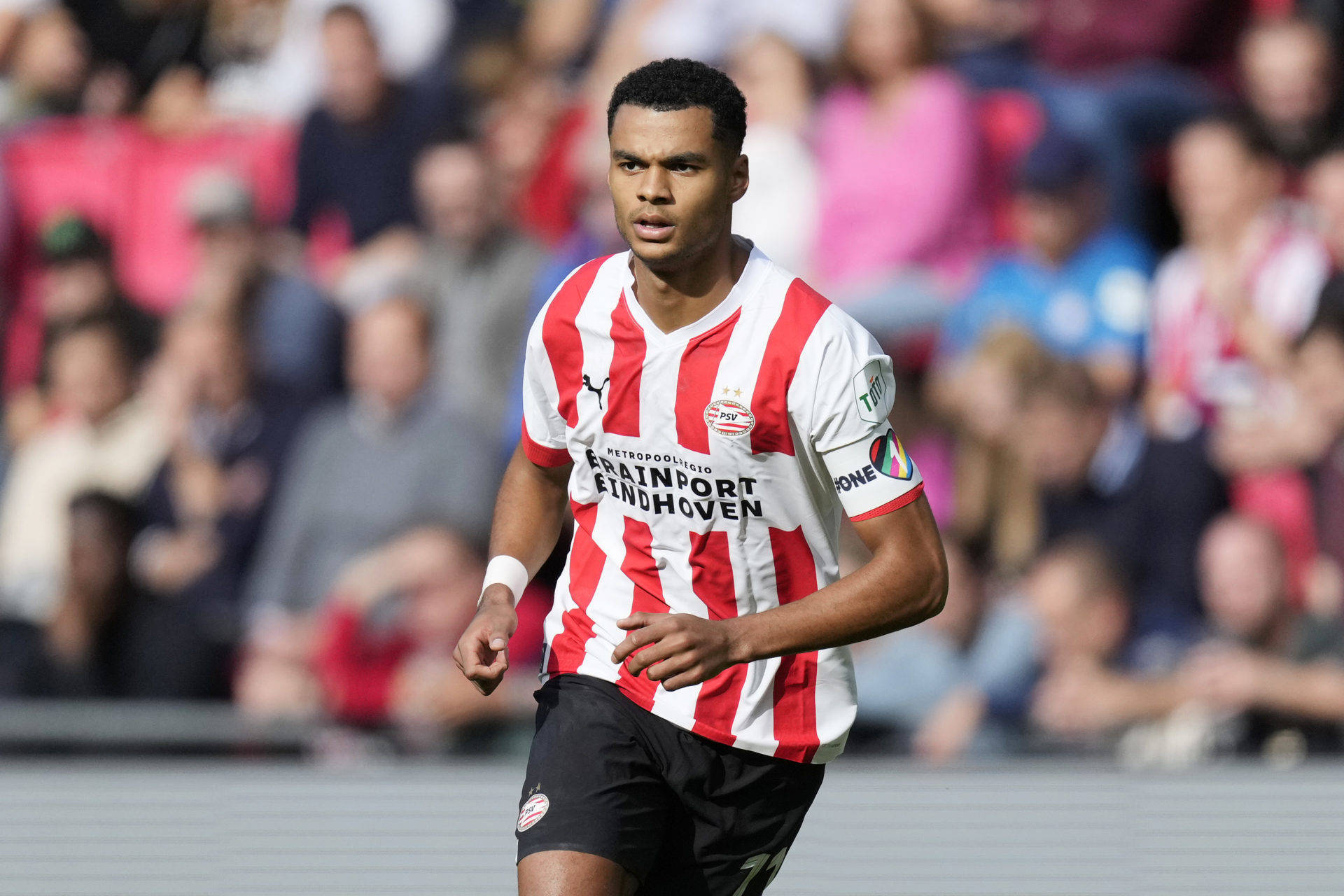 九游官方服务赛后埃因霍温调整名单以备NBA总决赛，防线松动环节打磨，媒体盛赞，更衣室氛围转暖的简单介绍